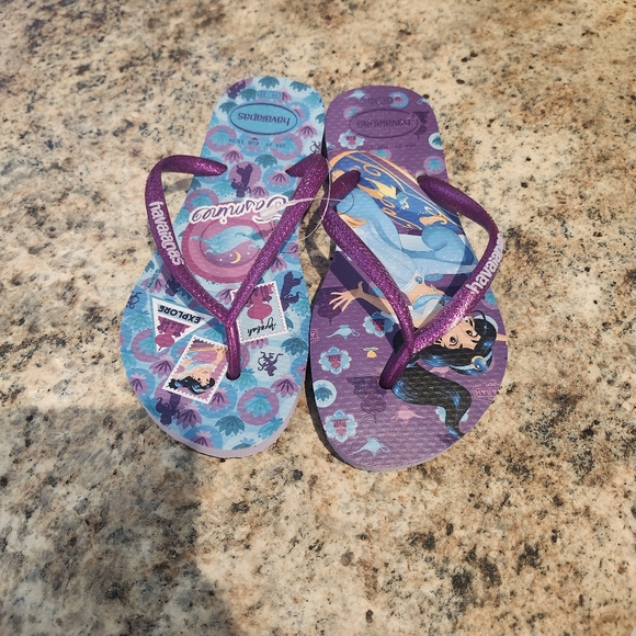 Havaianas Disney Princess Jasmine Blue, Purple Thong Flip-Flops Sandal Girls - Picture 3 of 5